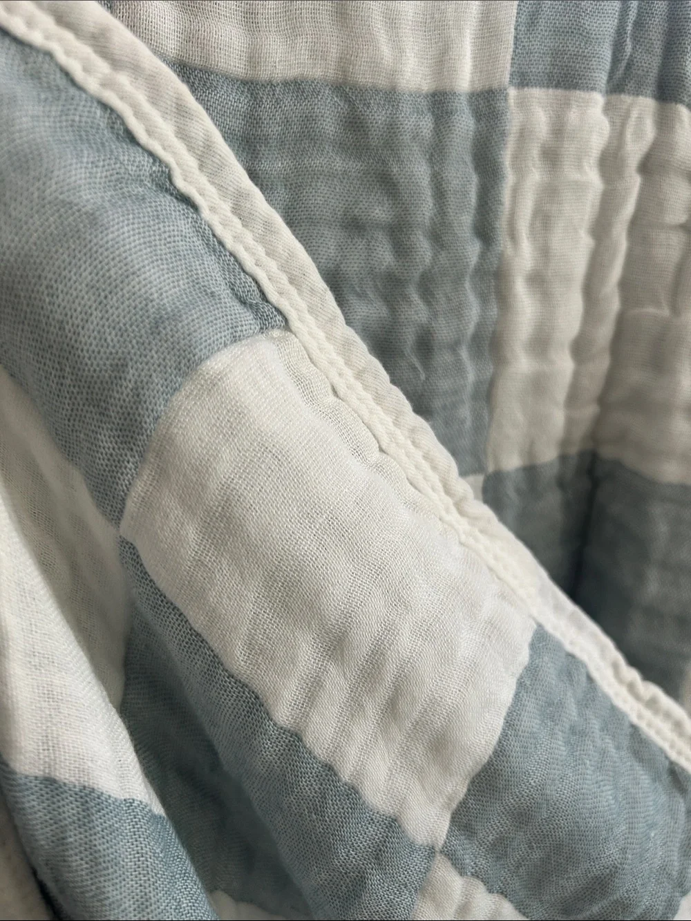 Check Cotton Quilt in Light Teal Blue + White Size Queen NEW WITH TAGS 80x90